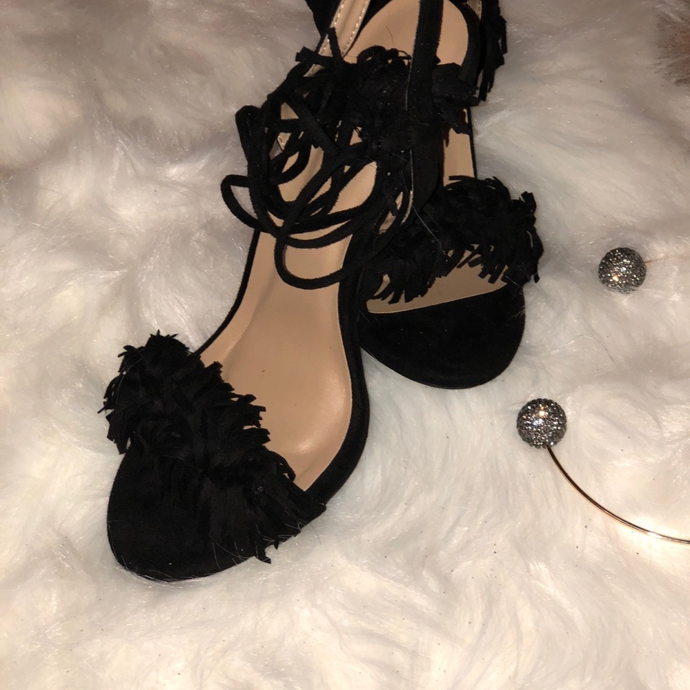 Heels - Picture 5 of 7